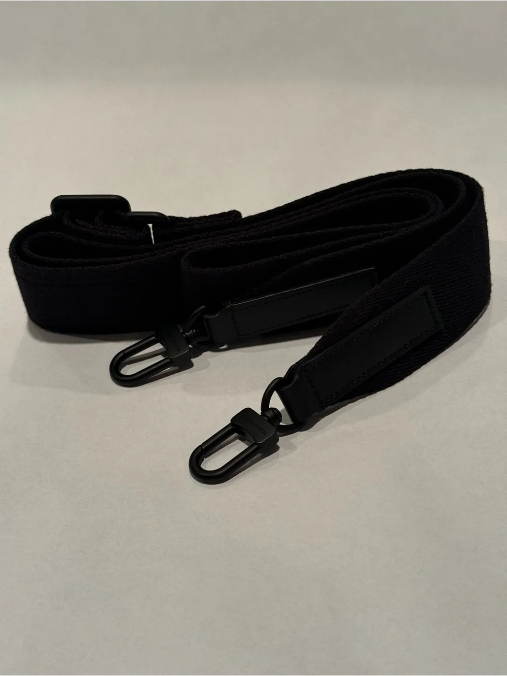 Louis Vuitton Black Men's Leather wearable wallet Aerogram